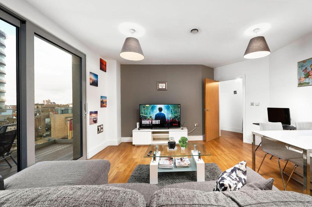 Modern Serviced 3-Bedroom Flat In East ロンドン エクステリア 写真