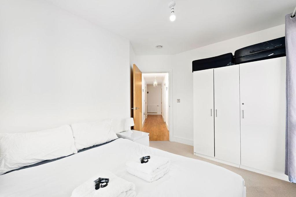 Modern Serviced 3-Bedroom Flat In East ロンドン エクステリア 写真
