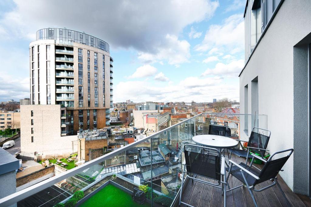 Modern Serviced 3-Bedroom Flat In East ロンドン エクステリア 写真