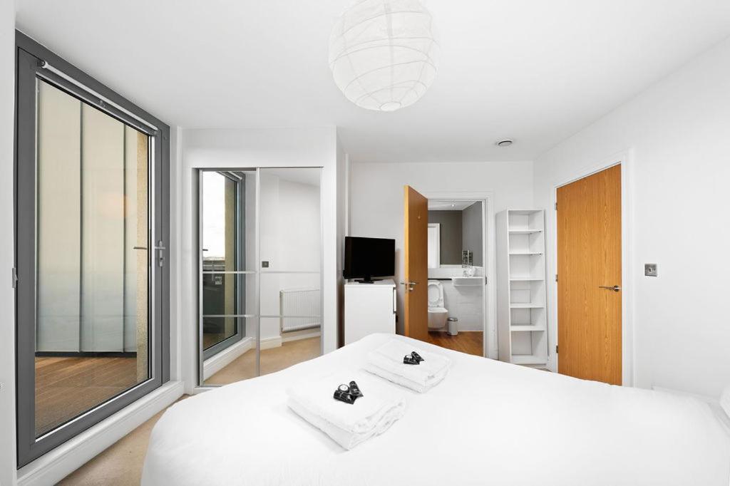 Modern Serviced 3-Bedroom Flat In East ロンドン エクステリア 写真