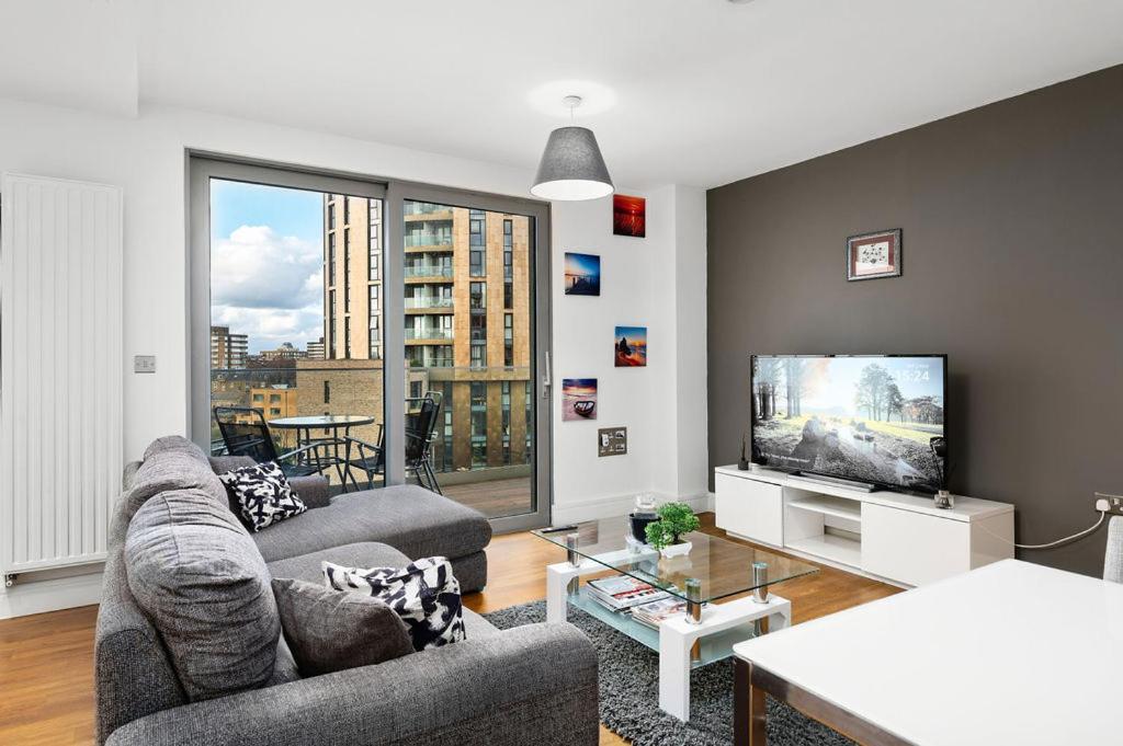 Modern Serviced 3-Bedroom Flat In East ロンドン エクステリア 写真