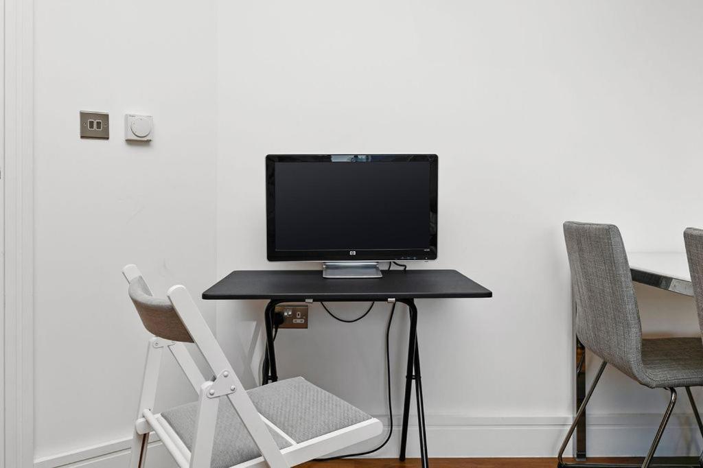 Modern Serviced 3-Bedroom Flat In East ロンドン エクステリア 写真