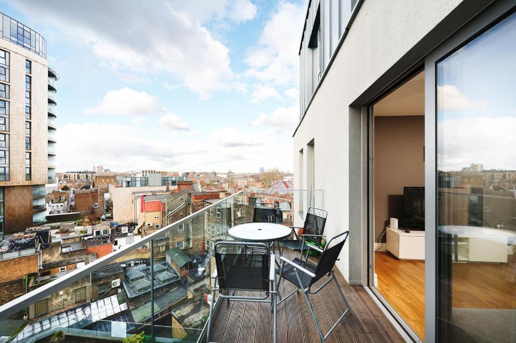Modern Serviced 3-Bedroom Flat In East ロンドン エクステリア 写真